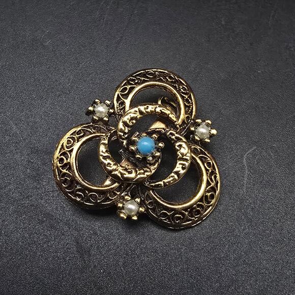 Vintage Gold Tone Twisted Knot Brooch Seed Pearls Blue Petite - Picture 4 of 6